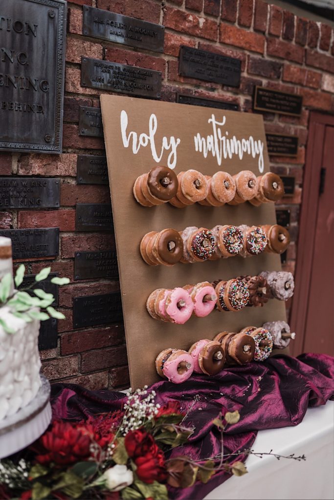 Wedding Reception: 
Winter Park, Florida

Donut Wall, Doughnut Wall, DIY Wedding, DIY Donut Wall